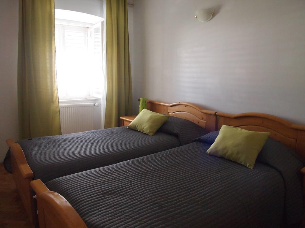 Guest House Kolarin Slano Pokoj fotografie